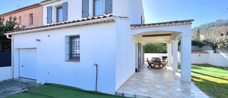 House 5 rooms of 90 m² in Six-Fours-les-Plages (83140)