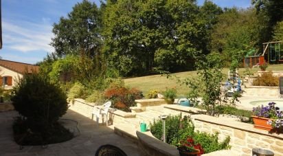 House 5 rooms of 130 m² in Saint-Victurnien (87420)