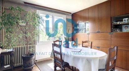 House 6 rooms of 130 m² in Villeneuve-le-Roi (94290)