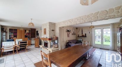Traditional house 6 rooms of 159 m² in Pontault-Combault (77340)