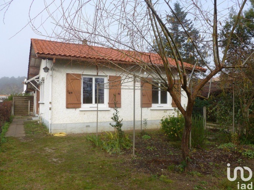 House 3 rooms of 79 m² in Sanguinet (40460)