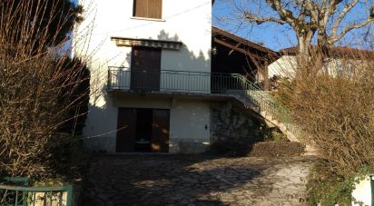 House 4 rooms of 107 m² in Boussac (46100)