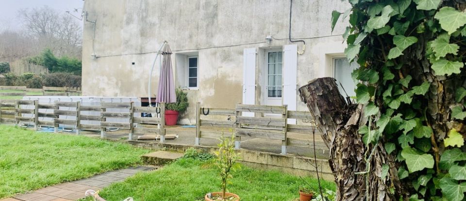 House 5 rooms of 130 m² in Chaniers (17610)