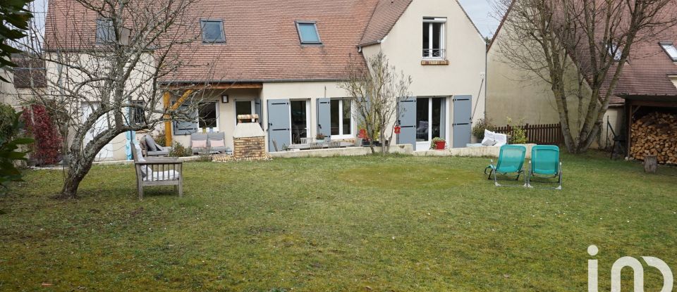 Maison traditionnelle 7 pièces de 146 m² à Larchant (77760)