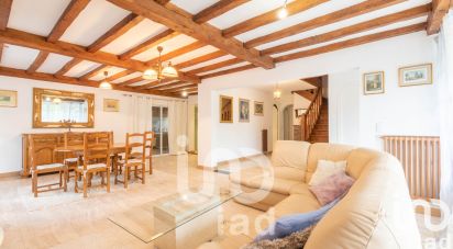 Traditional house 7 rooms of 235 m² in Vaux-sur-Seine (78740)