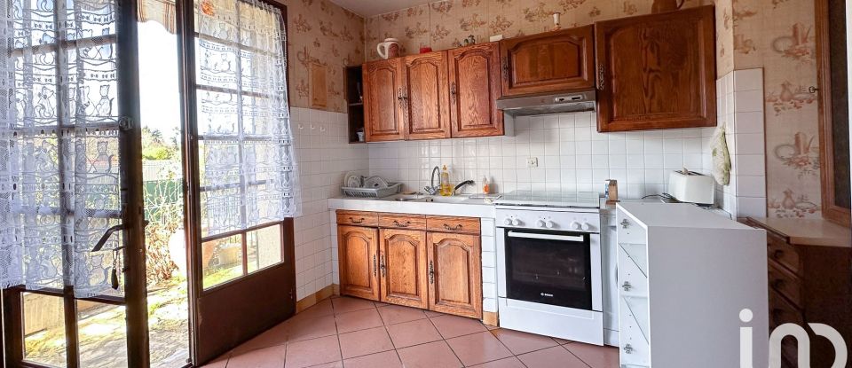 Traditional house 7 rooms of 130 m² in Barbizon (77630)