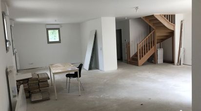 House 6 rooms of 156 m² in Rennemoulin (78590)