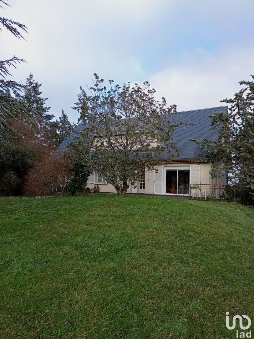 Maison traditionnelle 7 pièces de 163 m² à Châtillon-sur-Loire (45360)