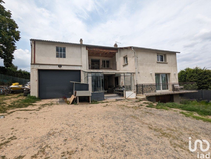 House 7 rooms of 190 m² in Soleymieux (42560)
