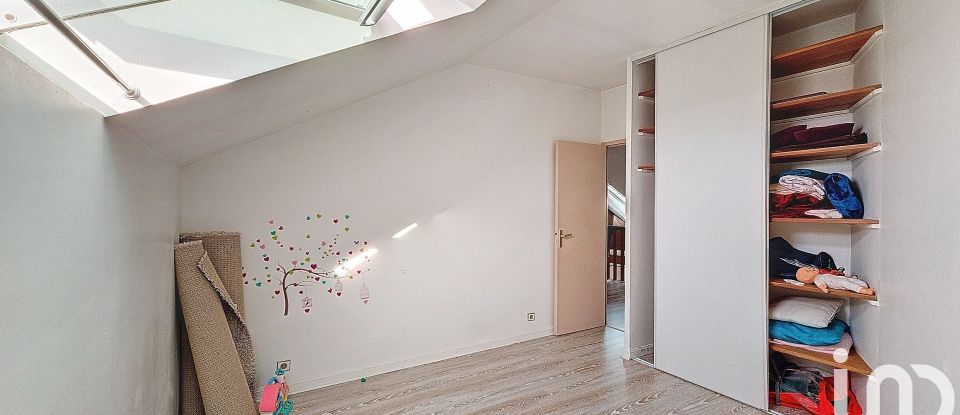Duplex 4 rooms of 102 m² in Mantes-la-Jolie (78200)