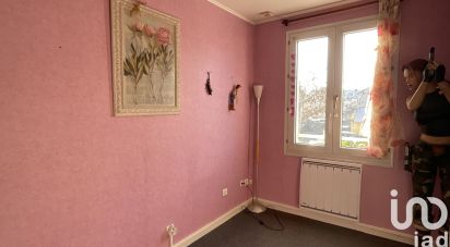 Traditional house 6 rooms of 102 m² in Élancourt (78990)