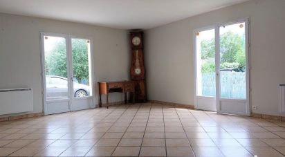 Maison 4 pièces de 93 m² à Saint-Seurin-sur-l'Isle (33660)