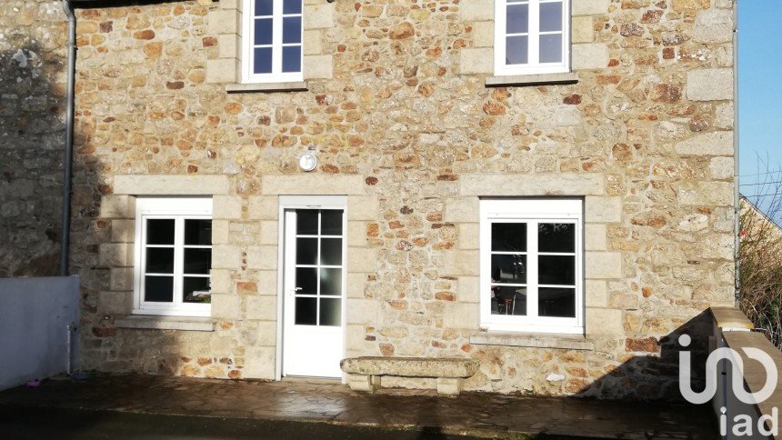Traditional house 4 rooms of 80 m² in JUGON-LES-LACS (22270)