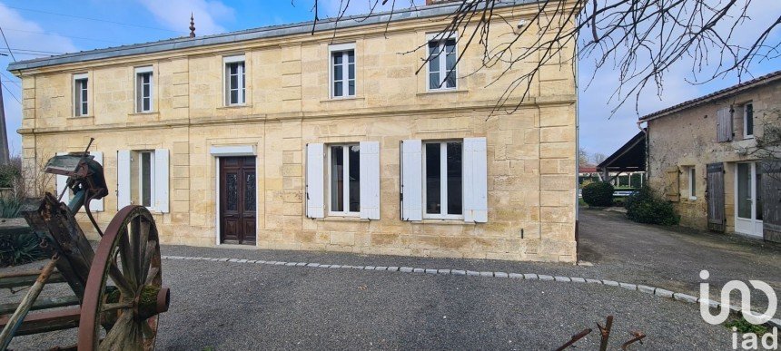 House 5 rooms of 220 m² in Saint-Laurent-d'Arce (33240)