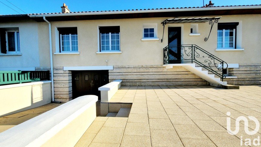 Maison 5 pièces de 103 m² à Monts-sur-Guesnes (86420)