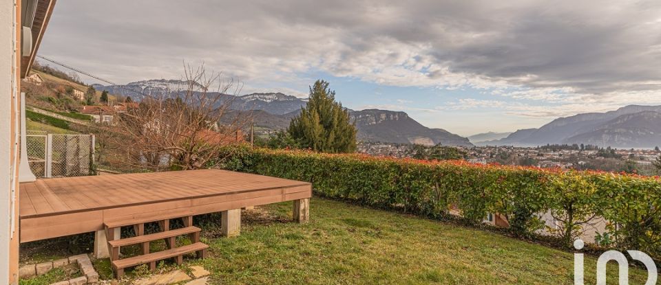 House 8 rooms of 250 m² in Voiron (38500)