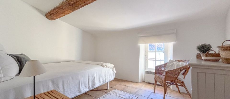 House 5 rooms of 109 m² in La Garde-Freinet (83680)
