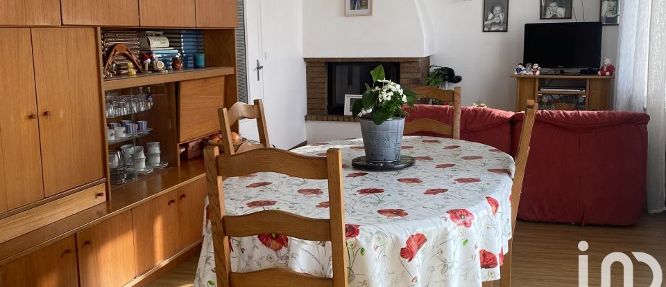 Traditional house 5 rooms of 120 m² in Plestin-les-Grèves (22310)
