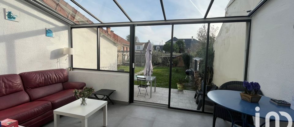 House 6 rooms of 140 m² in Paray-Vieille-Poste (91550)