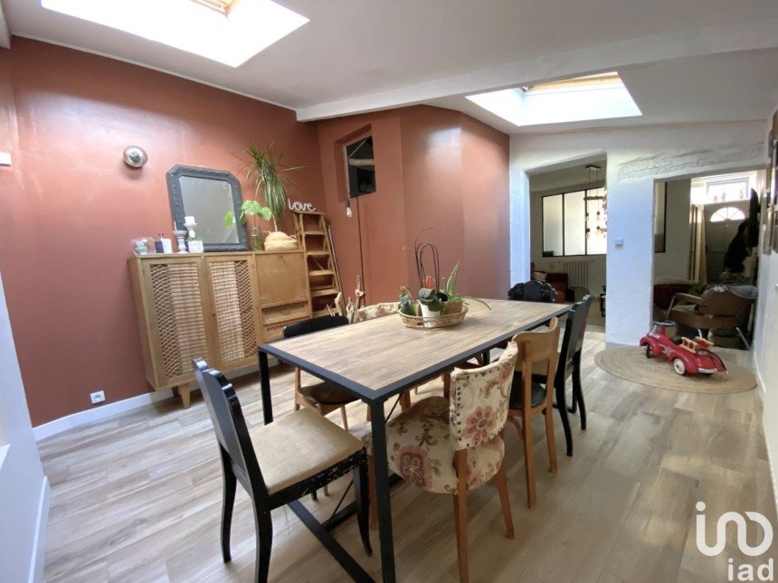 House 6 rooms of 137 m² in Sonchamp (78120)