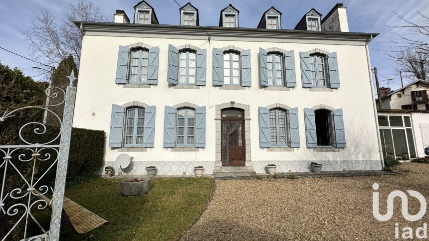 Maison traditionnelle 9 pièces de 159 m² à Lourdes (65100)