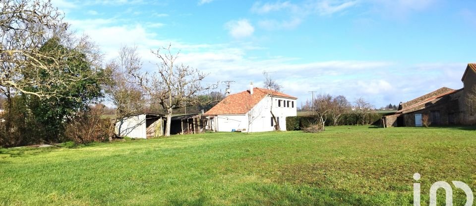 House 4 rooms of 104 m² in Saint-Martin-des-Fontaines (85570)