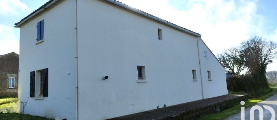 Maison 4 pièces de 104 m² à Saint-Martin-des-Fontaines (85570)