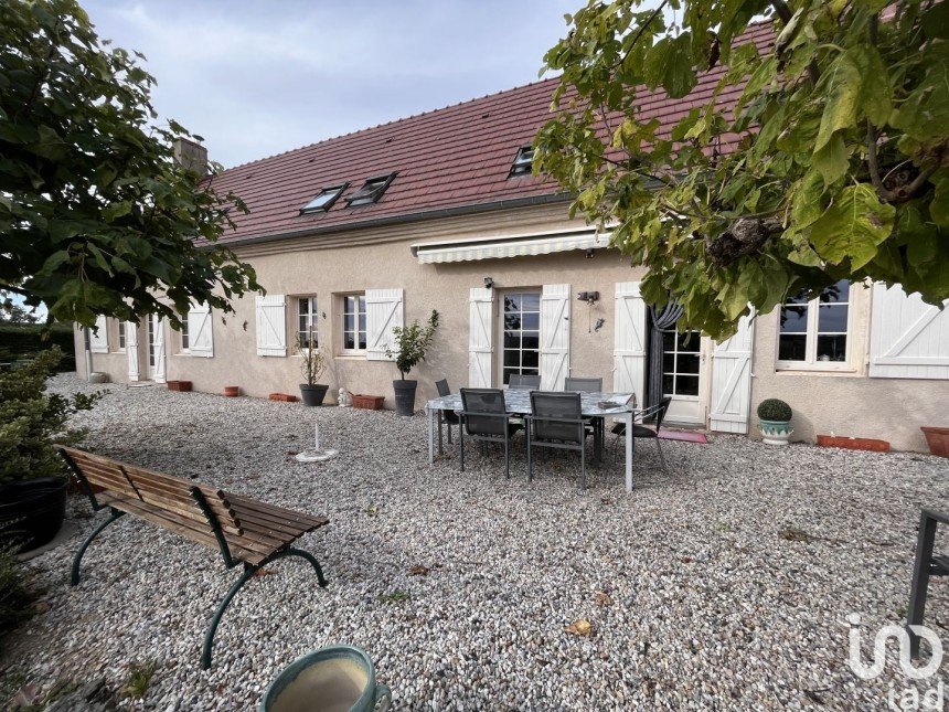 House 7 rooms of 220 m² in Mont (71140)