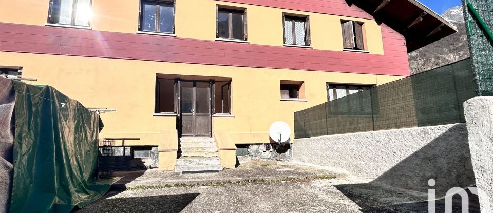 House 5 rooms of 98 m² in Livet-et-Gavet (38220)