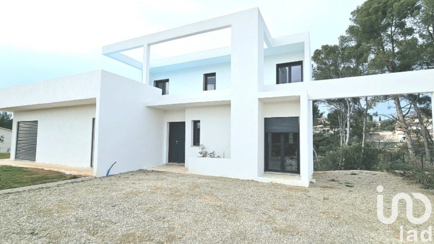 Architect house 5 rooms of 130 m² in Flayosc (83780)