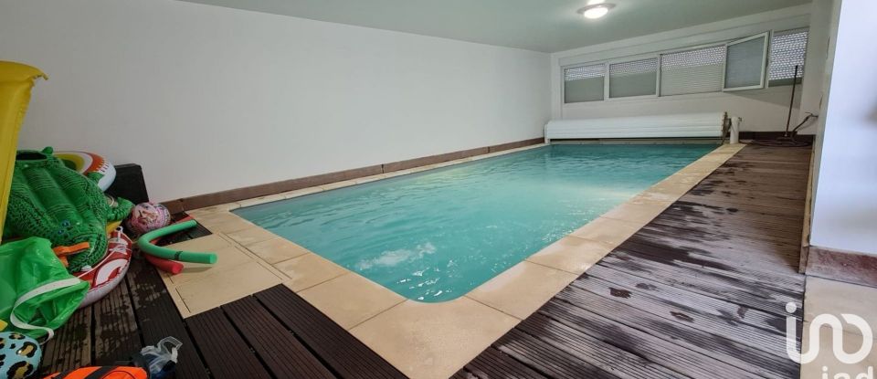 Appartement 6 pièces de 244 m² à Saint-Julien-les-Villas (10800)