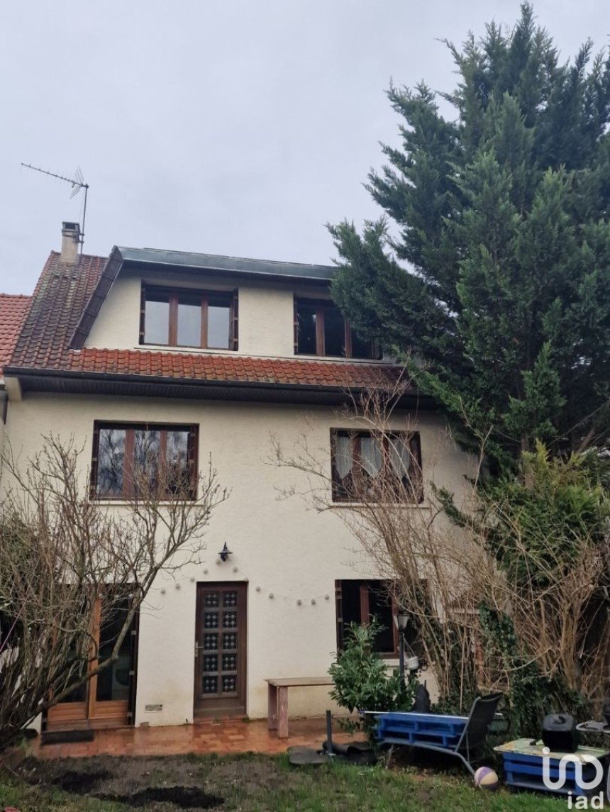 House 7 rooms of 184 m² in Montfermeil (93370)