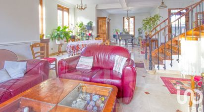Mansion 8 rooms of 230 m² in Beauchamp (95250)