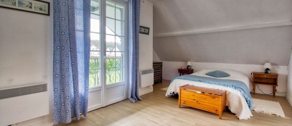 House 8 rooms of 198 m² in Chaumont-en-Vexin (60240)