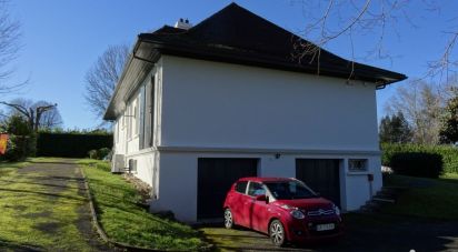 Maison 6 pièces de 162 m² à Oloron-Sainte-Marie (64400)
