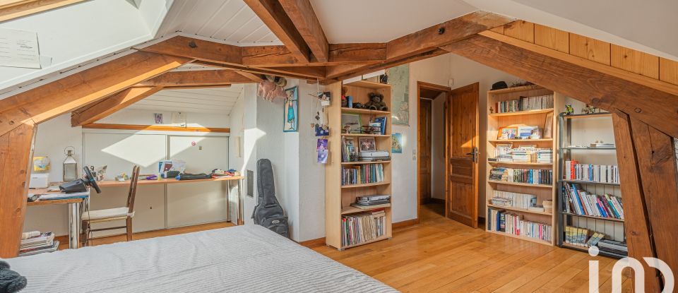 Maison traditionnelle 6 pièces de 150 m² à Sonnaz (73000)