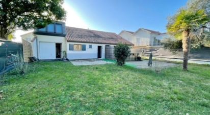 House 4 rooms of 107 m² in Le Passage (47520)