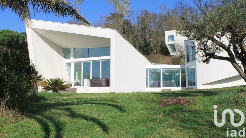 Maison d’architecte 10 pièces de 340 m² à Bouliac (33270)