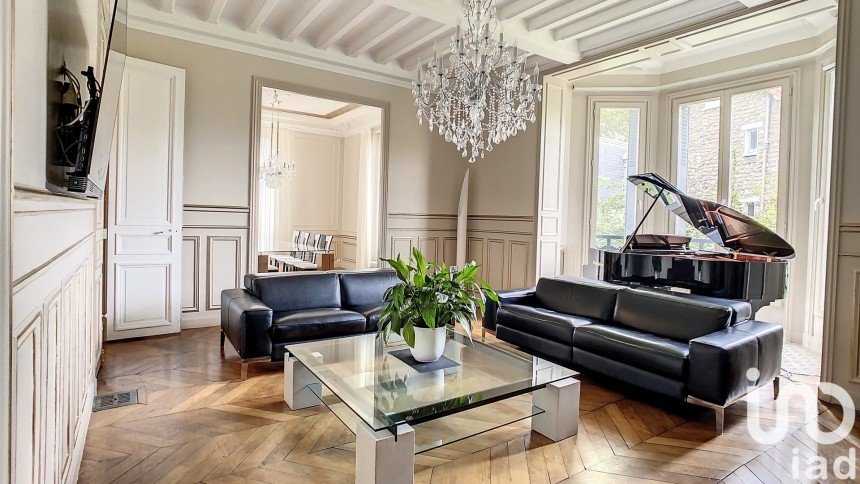 Mansion 8 rooms of 320 m² in Saint-Maur-des-Fossés (94210)