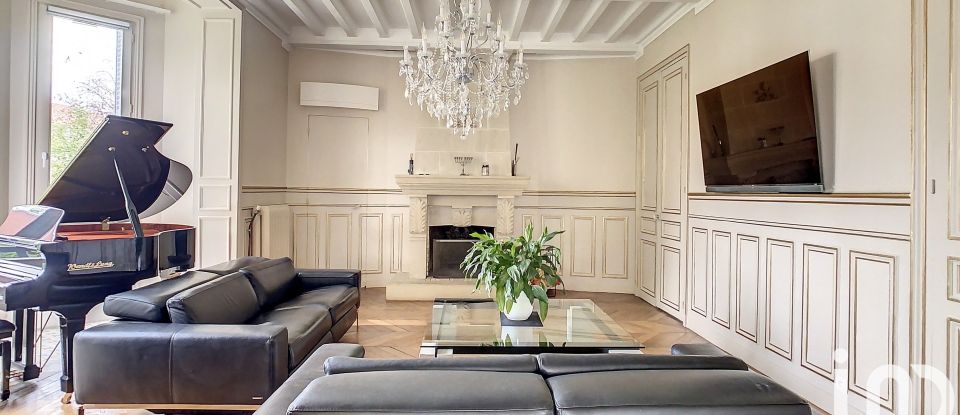 Mansion 8 rooms of 320 m² in Saint-Maur-des-Fossés (94210)