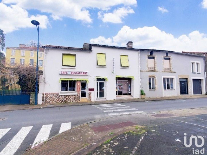 House 12 rooms of 450 m² in La Châtaigneraie (85120)