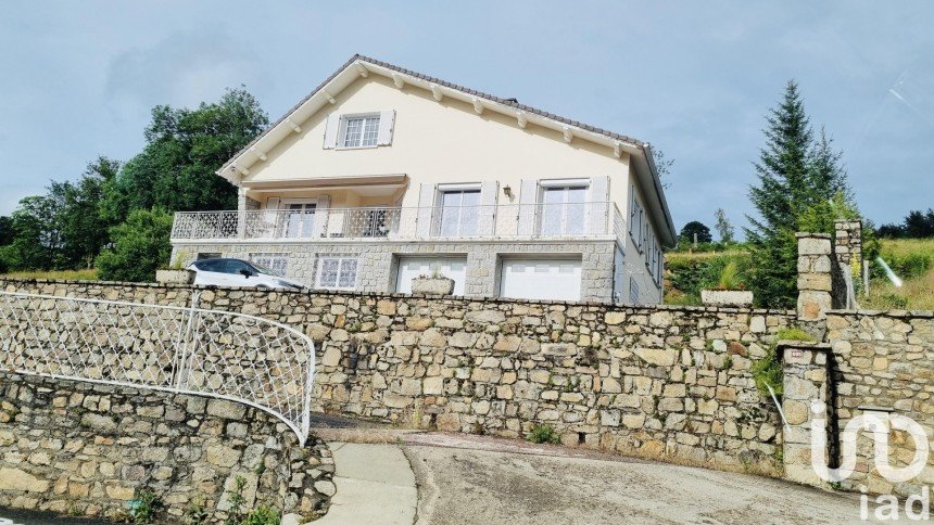 Maison traditionnelle 7 pièces de 200 m² à Chalmazel-Jeansagnière (42920)