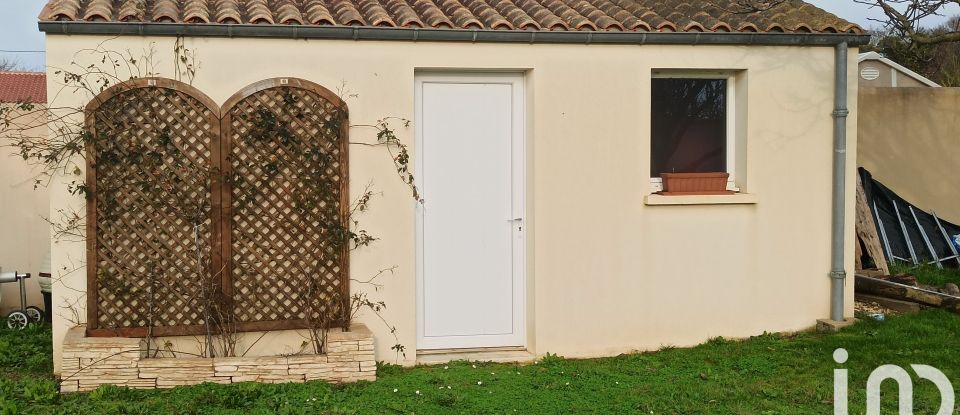 Maison traditionnelle 6 pièces de 205 m² à Nieul-sur-Mer (17137)