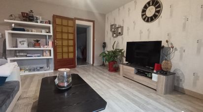 House 4 rooms of 102 m² in - (79100)