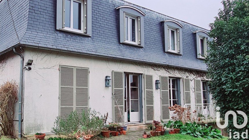 House 7 rooms of 166 m² in Boussy-Saint-Antoine (91800)