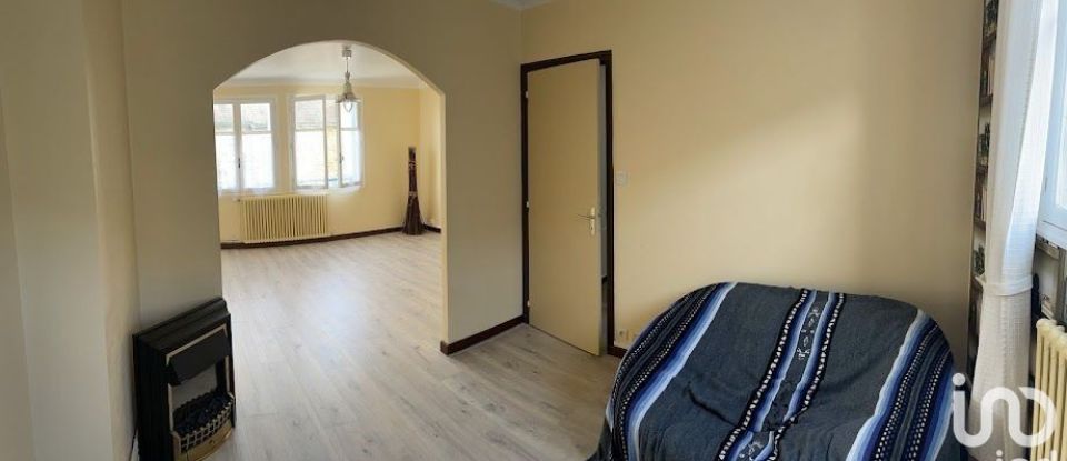 House 5 rooms of 80 m² in Saint-Carreuc (22150)