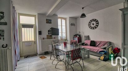 House 6 rooms of 127 m² in Saint-Jean-d'Angély (17400)
