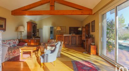 House 6 rooms of 195 m² in Rochefort-du-Gard (30650)