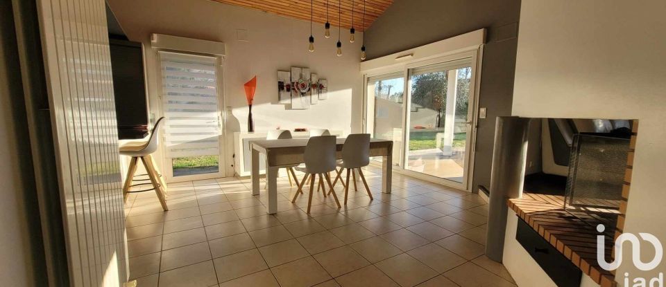 House 6 rooms of 147 m² in Saint-Martin-d'Oney (40090)