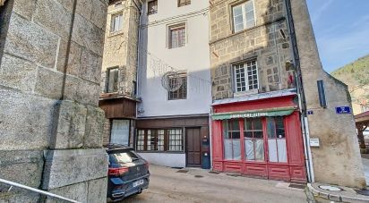 House 6 rooms of 147 m² in Bourg-Argental (42220)